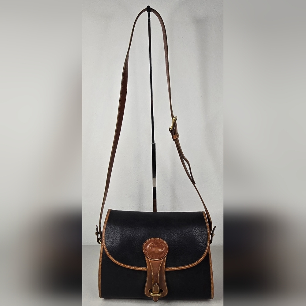 DOONEY & BOURKE Shoulder Bag Leather All Weather VTG Essex Black Tan Ships FAST - Picture 5 of 17